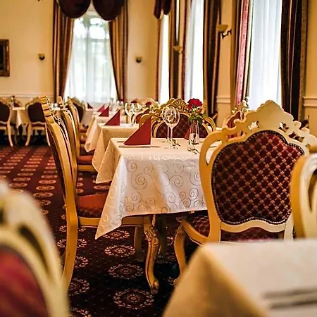 Hotel Zamek Kamenny Dvur