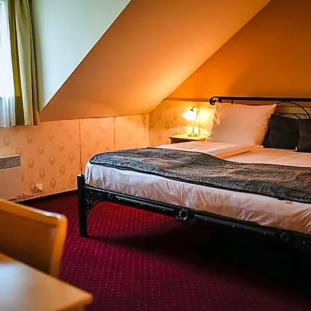 Zamek Kamenny Dvur