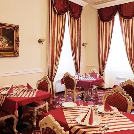 Hotel Zamek Kamenny Dvur Mostov