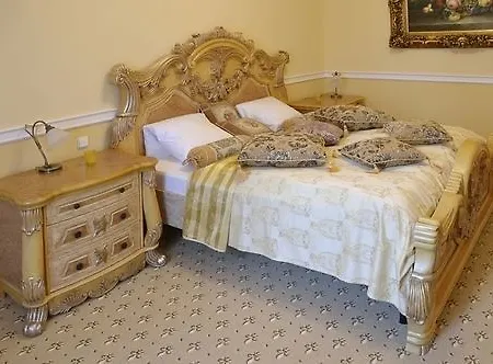 Zamek Kamenny Dvur 3* Mostov