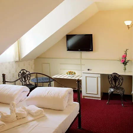 Hotel Zamek Kamenny Dvur 3*
