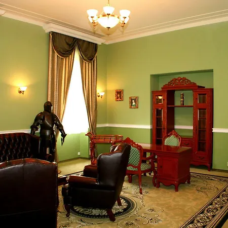Zamek Kamenny Dvur Mostov